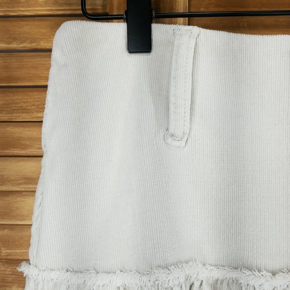 YMI Soft White Corduroy Frayed Hem Tiered Skirt Size 3 - Picture 3 of 9